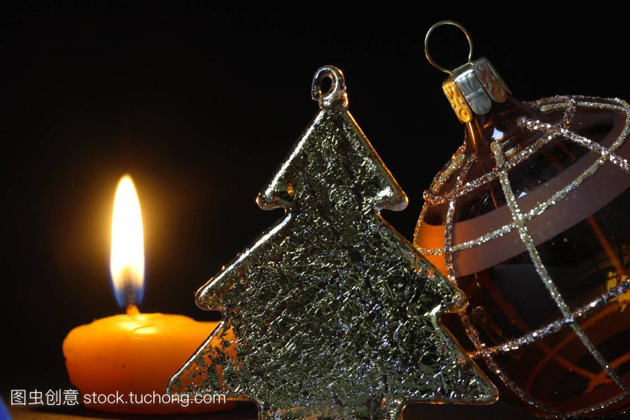 照亮,shine,shines,明亮,Bright,朗讯,lucent,轻,光,亮光,Light,宁静,serene,luminous,蜡烛,Candle,出现,advent,枞树,fir tree,mood,金色,Golden,火焰,Flame,圣诞树,christmas tree,symbol picture,Christmas ball,球体,球,ball,灯芯,wick,star,黄金,gold,圣诞节,Christmas,xmas,Panther