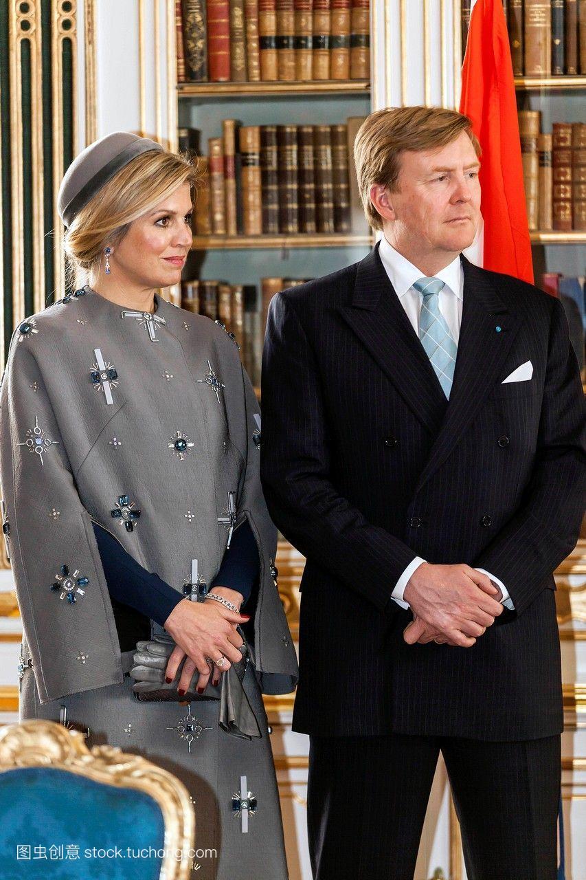 荷兰国王威廉·亚历山大和王后马克西玛在与丹