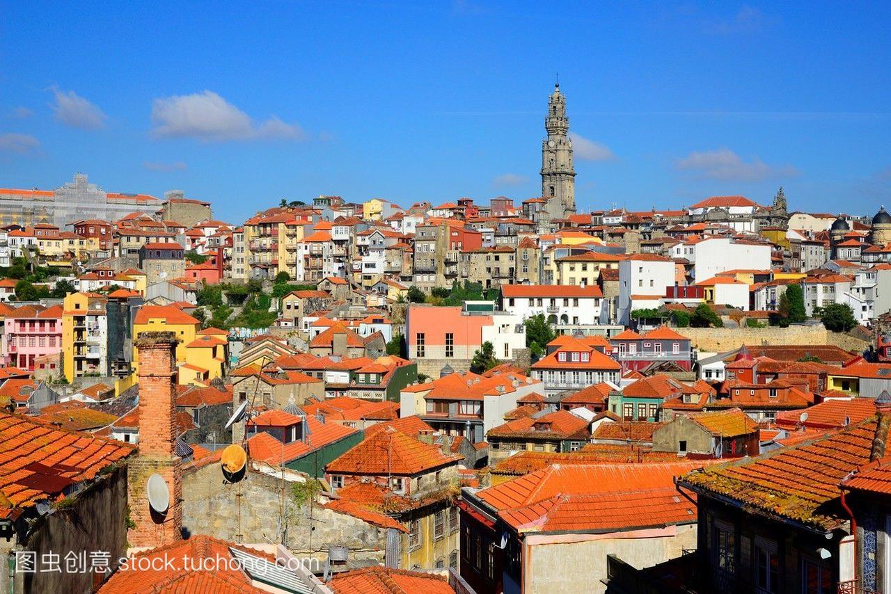 波尔图葡萄牙城市景观clerigosbelltower。
