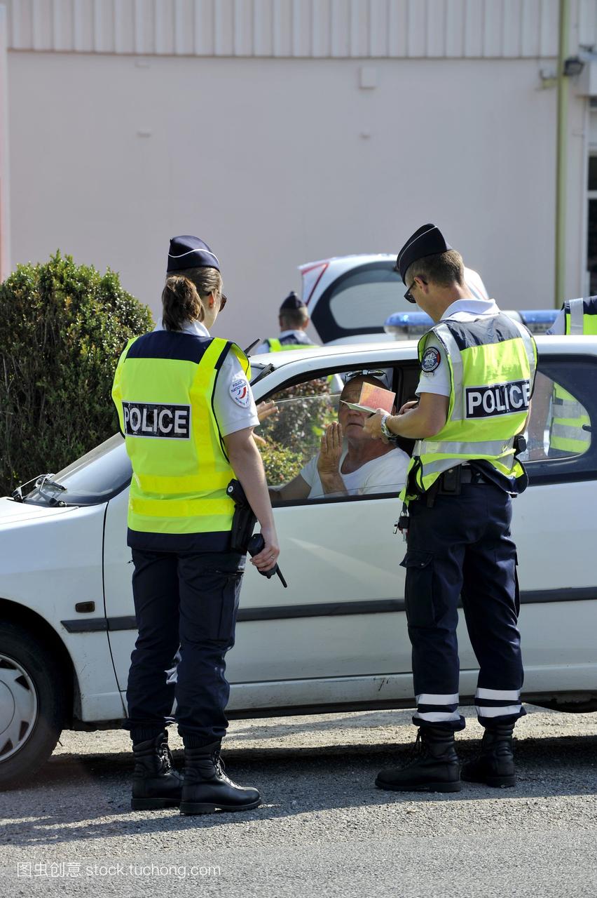 法国,南特,法国警方进行汽车检查,道路安全,交通