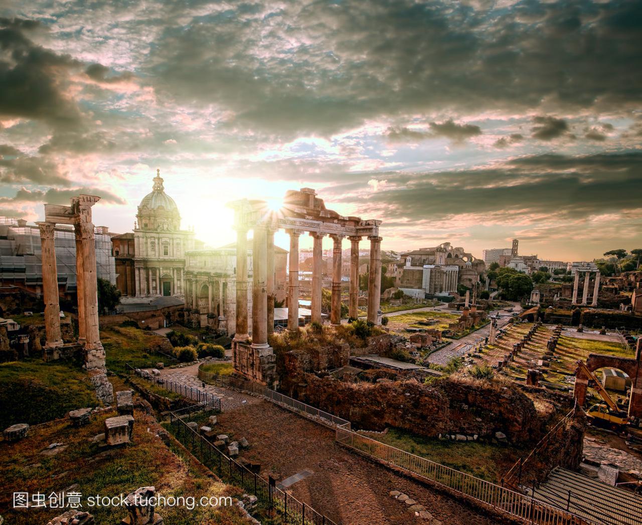 在罗马,意大利首都城市的著名的罗马废墟