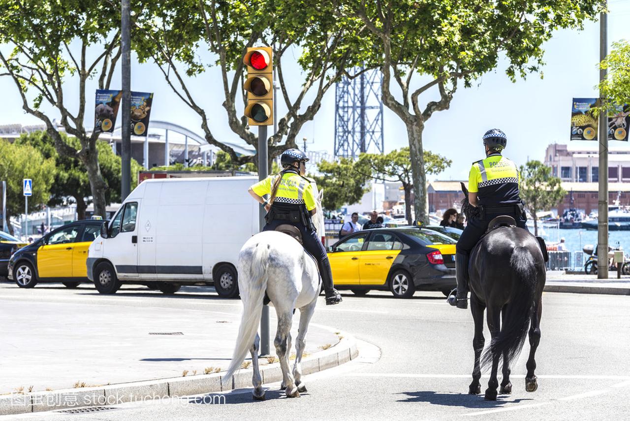 在马背上,巴塞罗那市警察