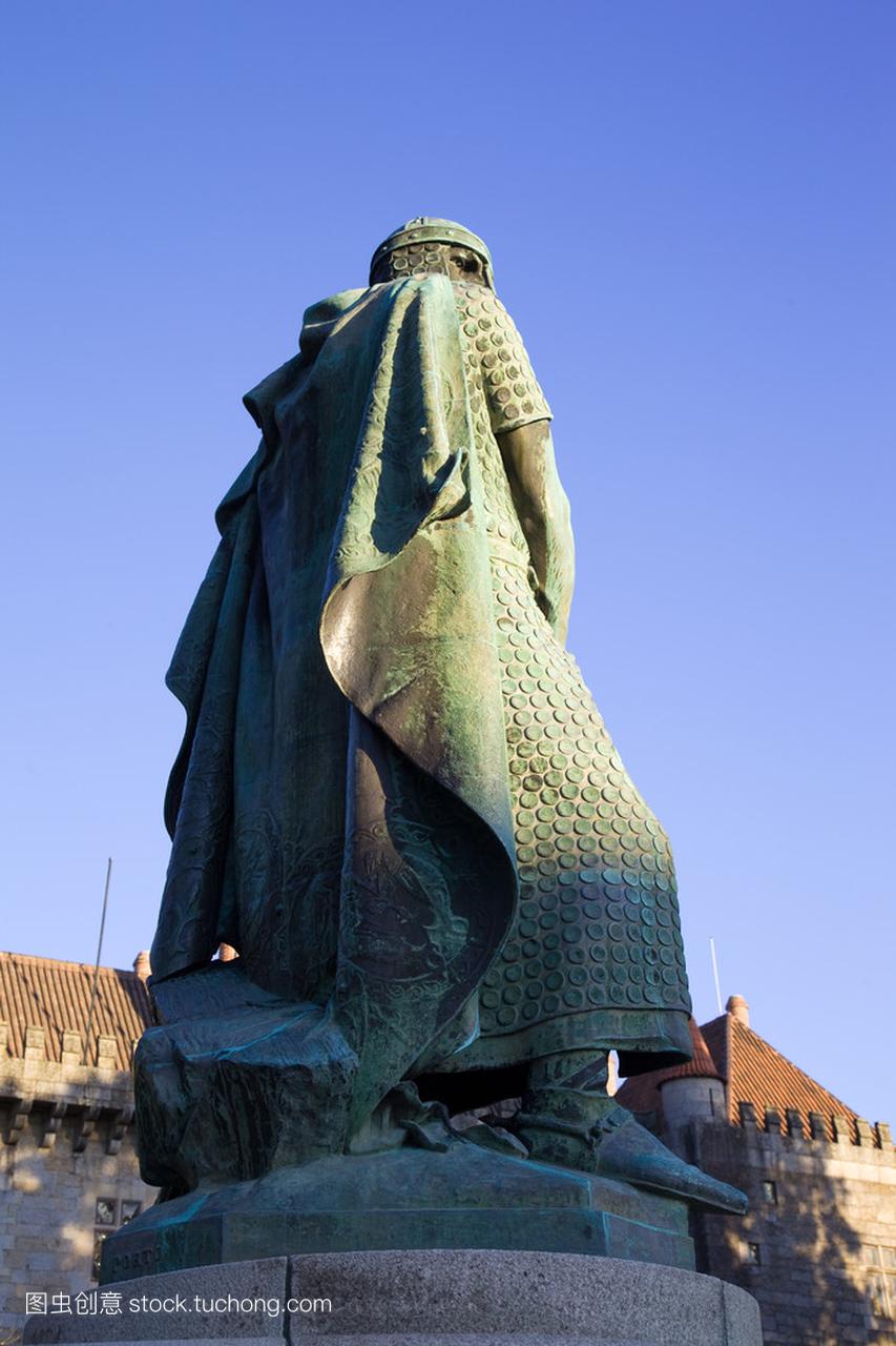 第一位葡萄牙国王的雕像