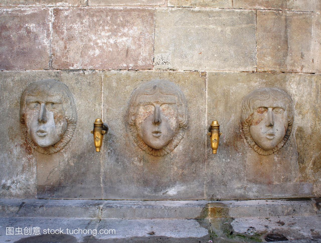 古董街饮用水源在巴里 gotic、 巴塞罗那、 加泰