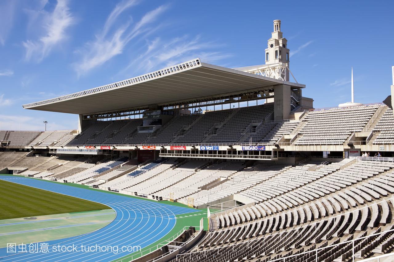 班牙-5 月 10 日空看台上巴塞罗那奥林匹克体育