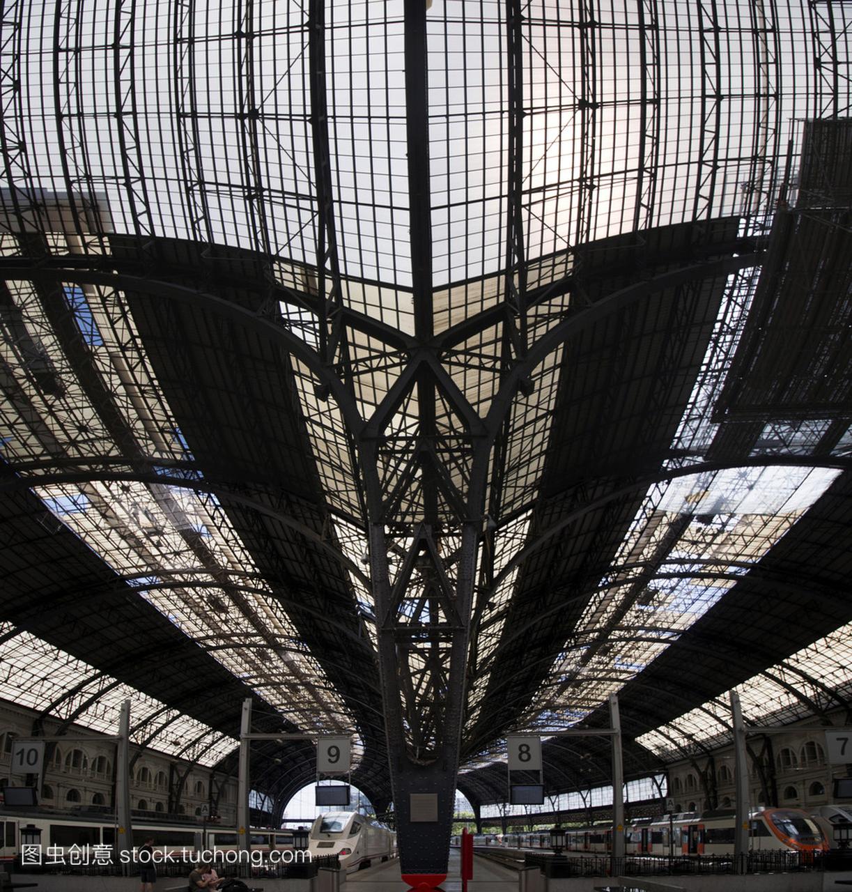 美丽的主要法国火车站的巴塞罗那