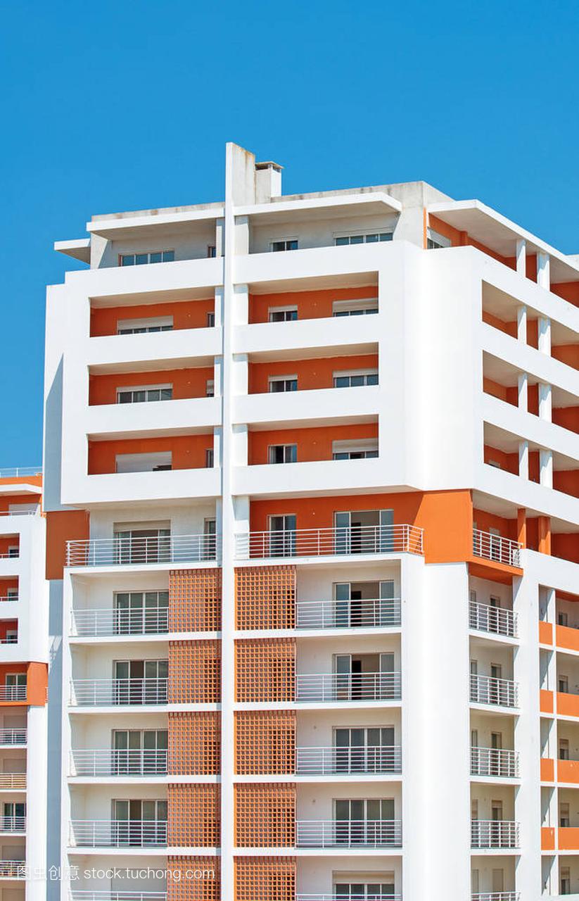 橙色的公寓楼,在葡萄牙波尔图市