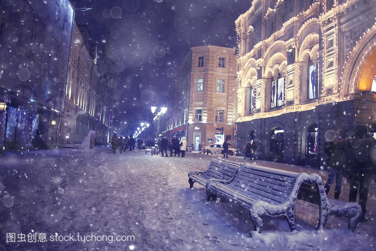 冬天的夜晚景观在莫斯科中心
