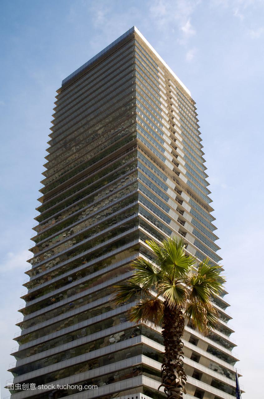 巴塞罗那-波尔图 olympico 高的摩天大楼