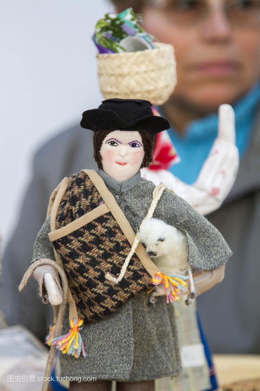 美丽的手工制作葡萄牙文化民俗的娃娃