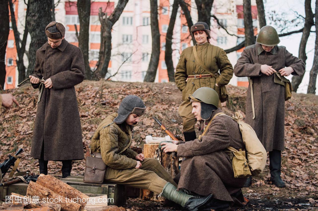 战斗群装扮成俄罗斯苏联红军步兵