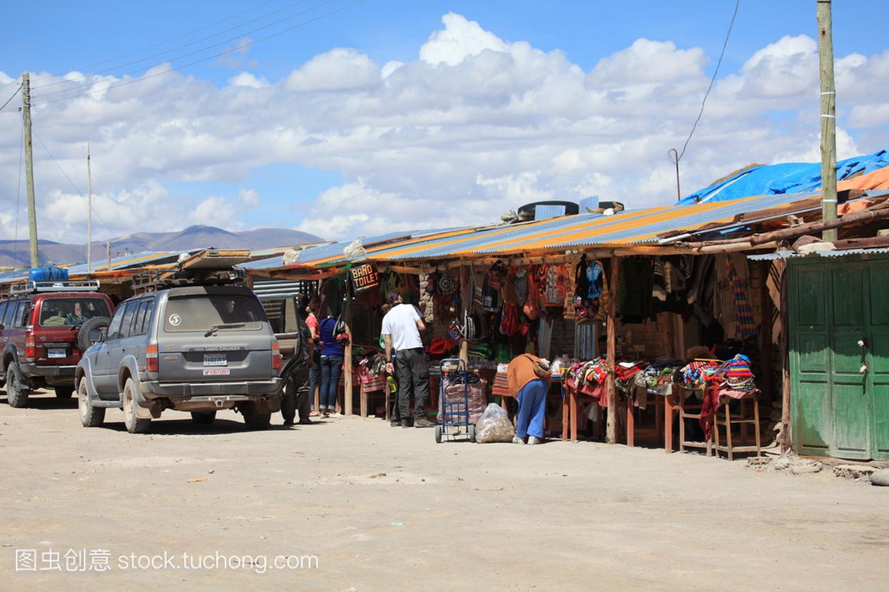在乌尤尼盐湖玻利维亚旅游市场