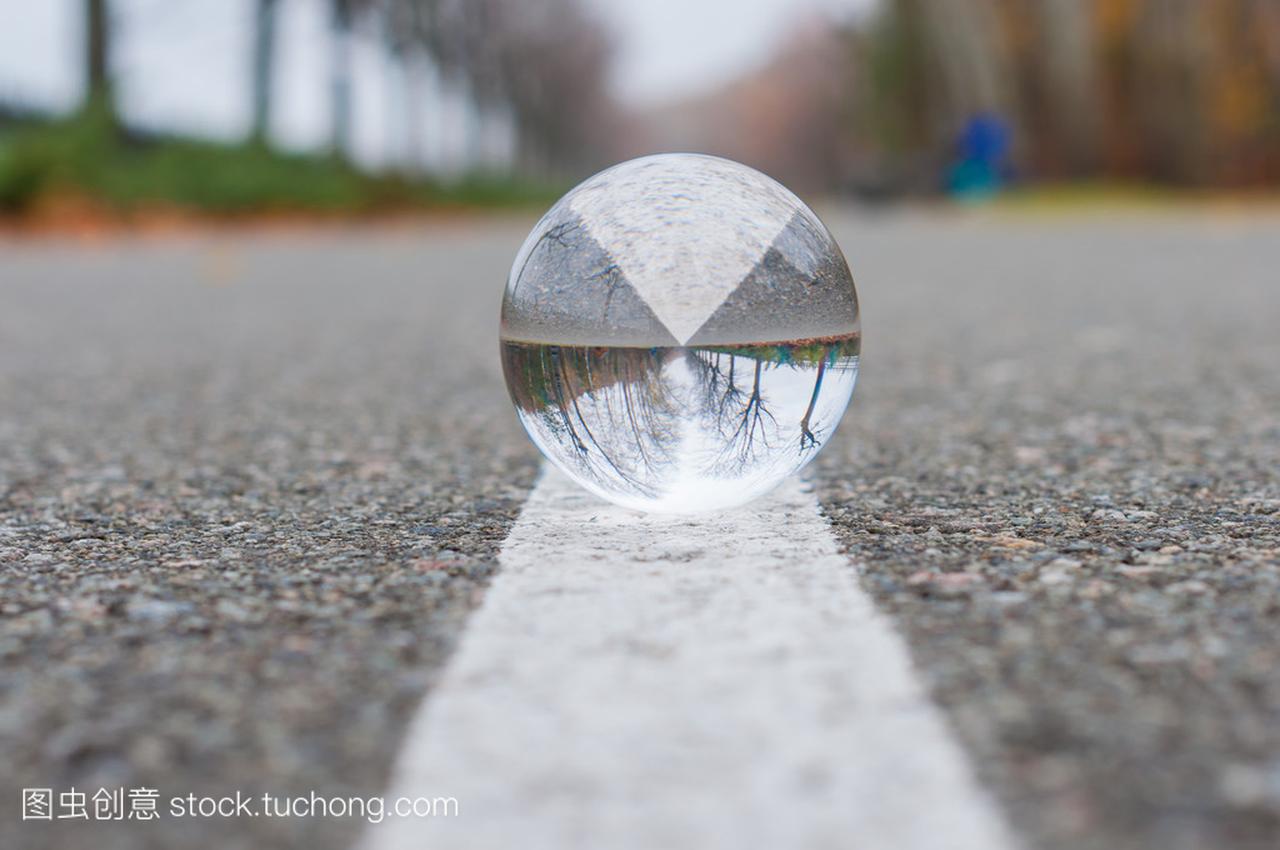 玻璃球或算命,预言,预测未来的 orb。在纹理表