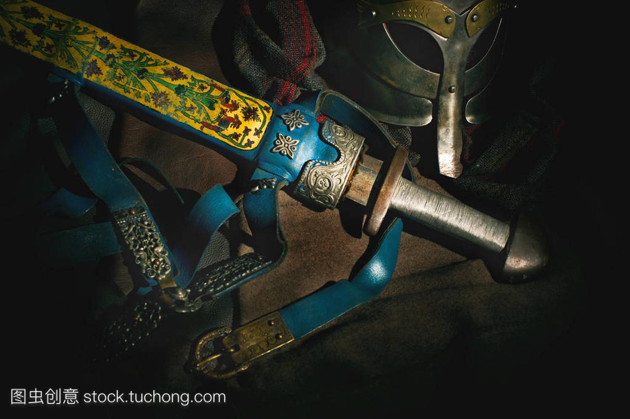 维京人的服装用古代斯堪的纳维亚剑的配件