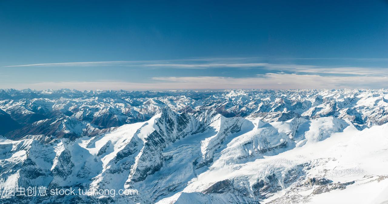 在冷 tirol 奥地利在冬天白雪皑皑的山峰