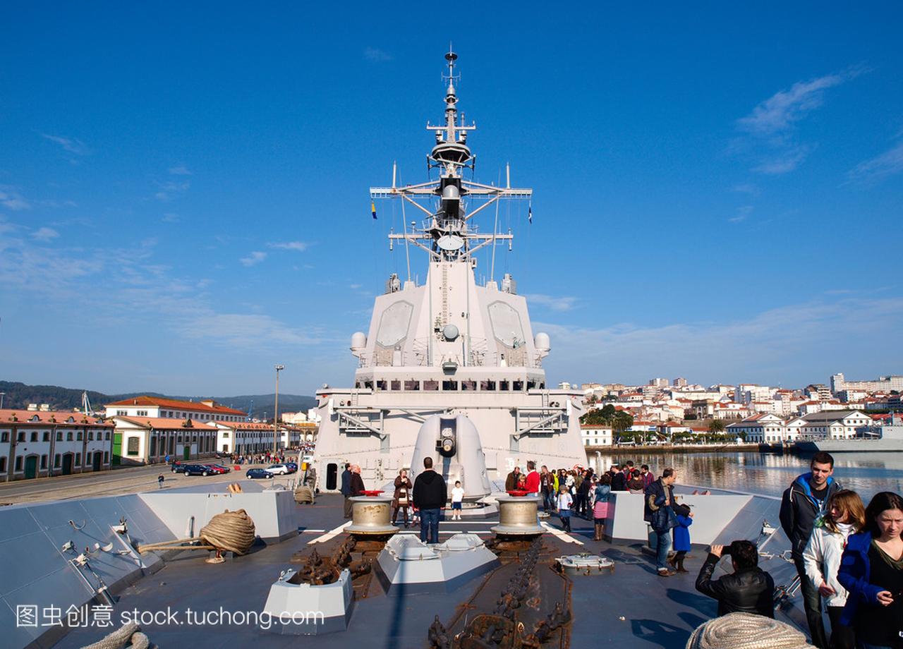 费罗尔,西班牙-二月十六日: 护卫舰 f 101 阿尔瓦