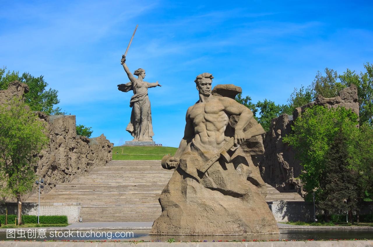 纪念碑逗留在伏尔加格勒,俄罗斯 Mamaev,库尔