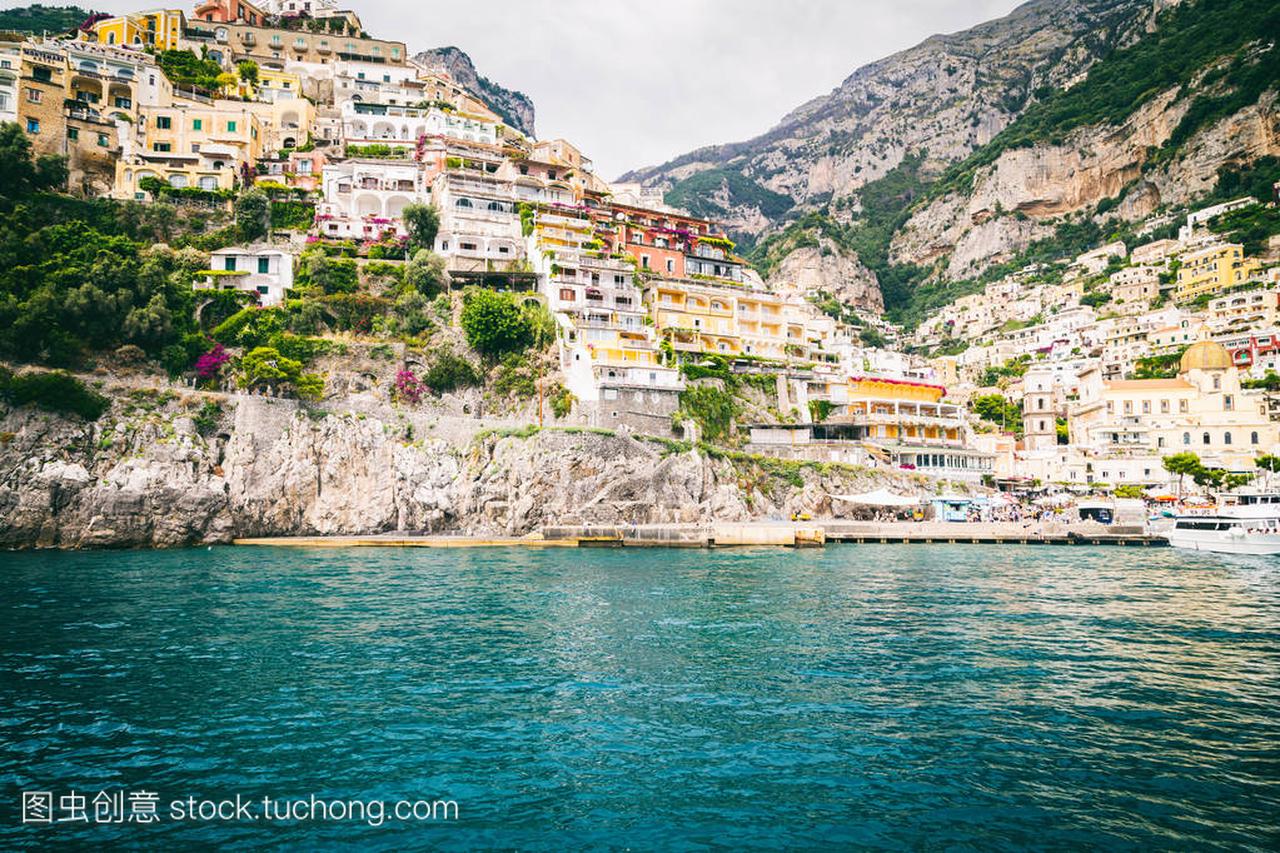 波西塔诺,意大利-6 月 18 日,2015:Positano 海岸