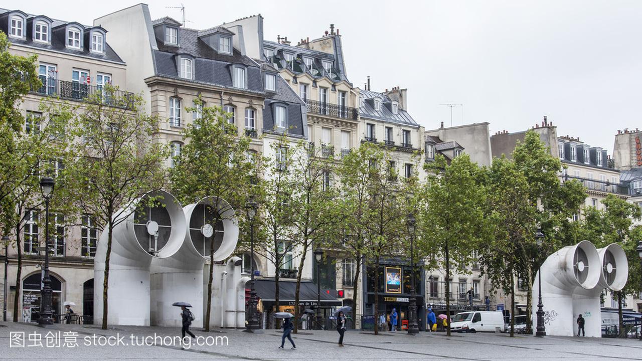 巴黎,法国,2015 年 8 月 26 日。阴雨天气蓬皮杜