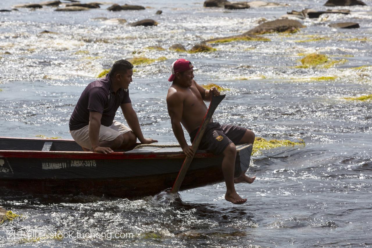 印度委内瑞拉指导在工作上独木舟,卡奈依马,委内瑞拉