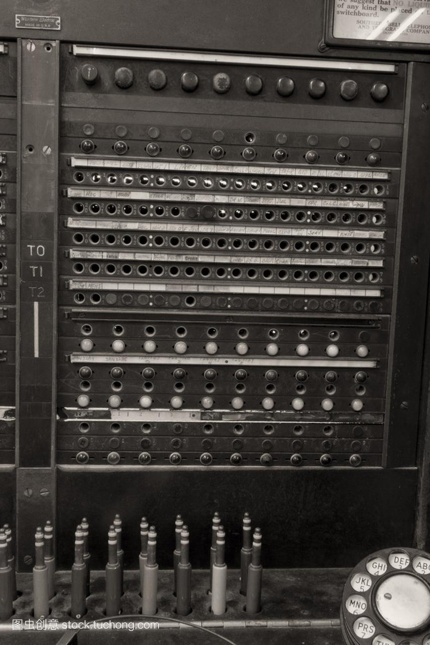 古董钟系统电话总机