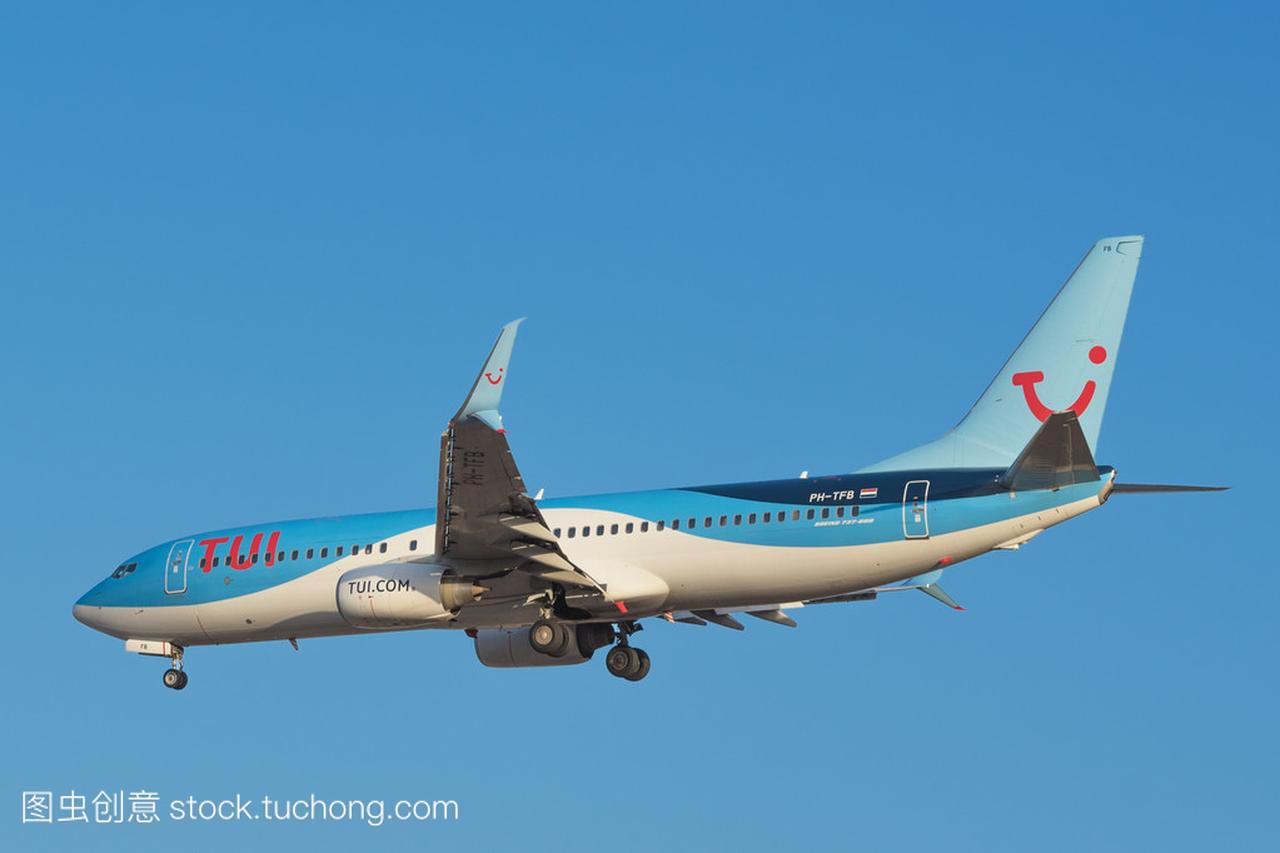 Tui 波音 737 飞机降落在特内里费岛南机场