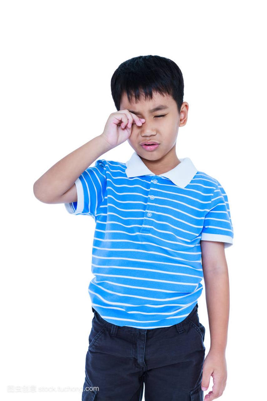 眼睛疼痛。亚洲的儿童患有眼睛疲劳。孤立对 