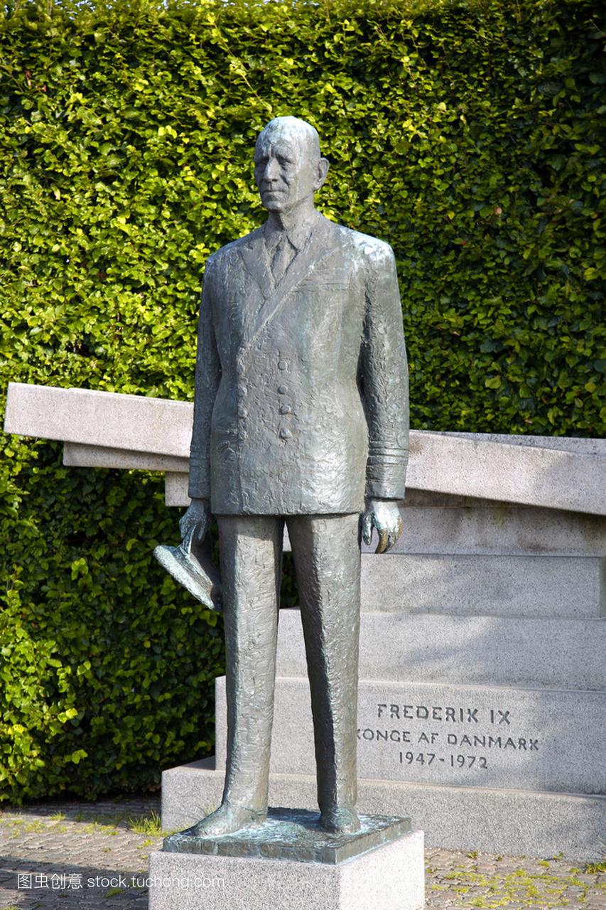 冯检基九,在丹麦首都哥本哈根,丹麦国王的雕像
