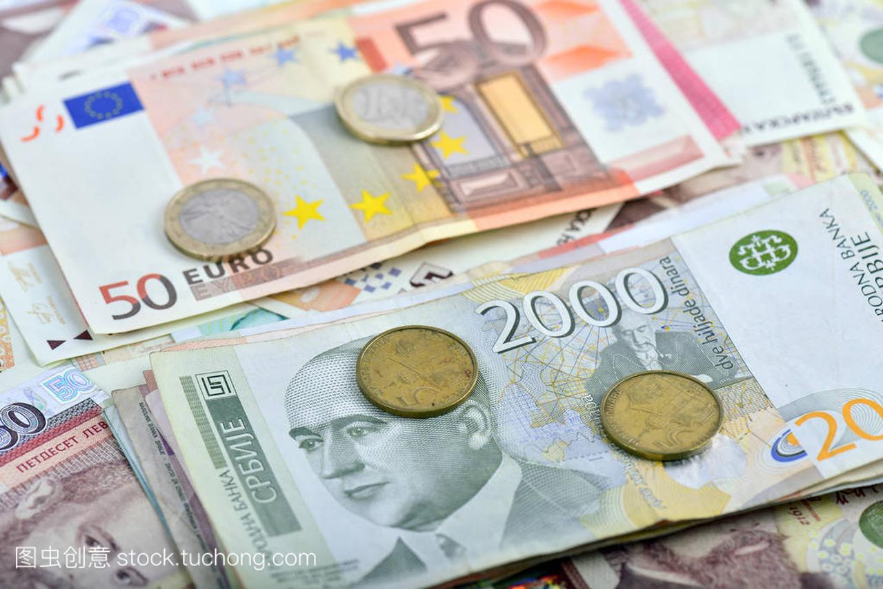 塞尔维亚第纳尔和欧元纸币