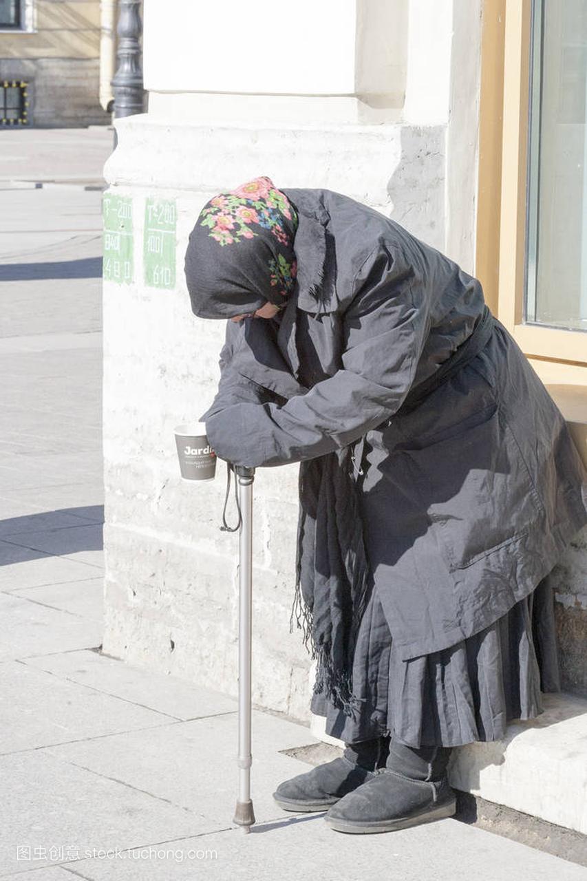 圣彼得堡,俄罗斯-三月二十四日︰ 可怜人街道上