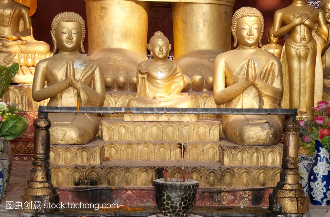 琅勃拉邦、 万象-2 月 5 日︰ 雕塑的圣徒在上 2