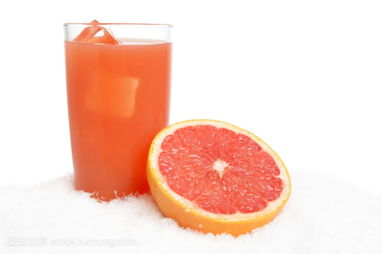 葡萄柚汁,冰块与上白色的冰葡萄柚