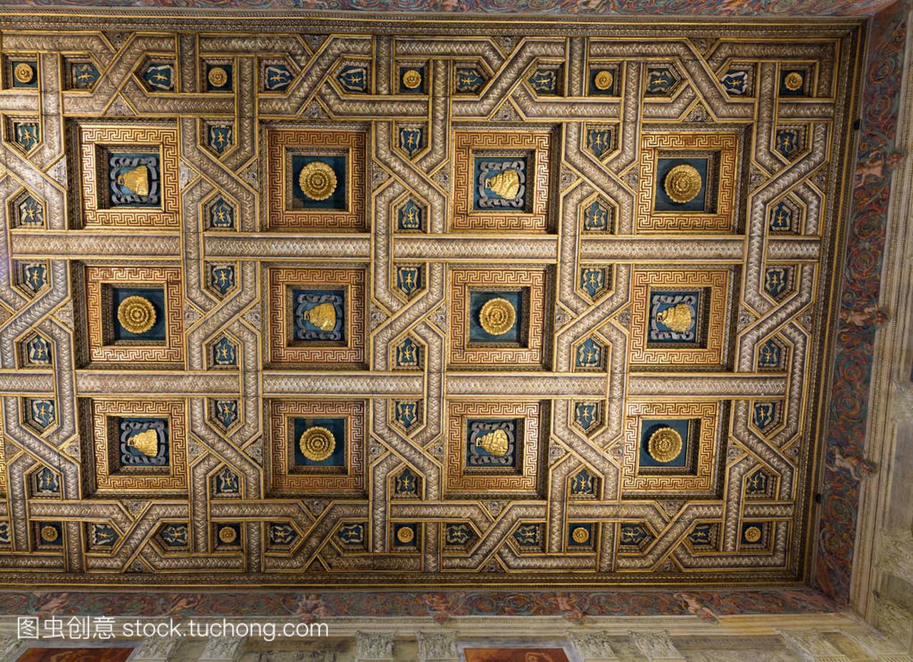 曼图亚宫 Te 天花板壁画。故宫始建 1524年 15