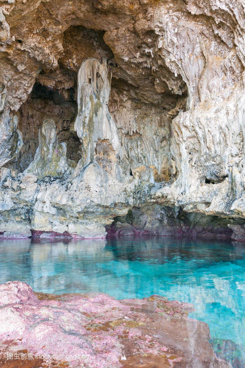 lm turquoise colored water in pool in limestone 
