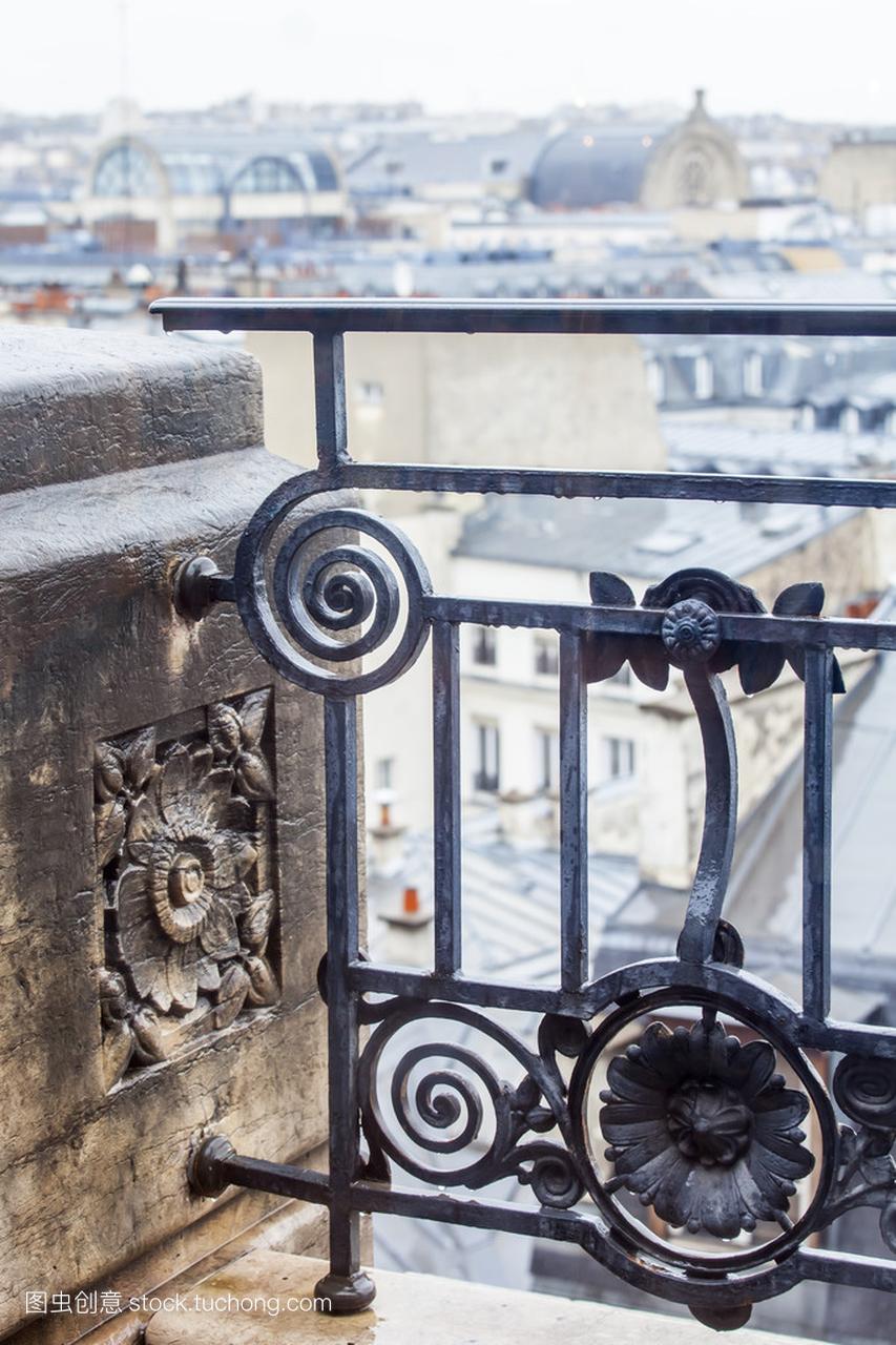 巴黎,法国,2015 年 8 月 27 日。从阳台美丽的保
