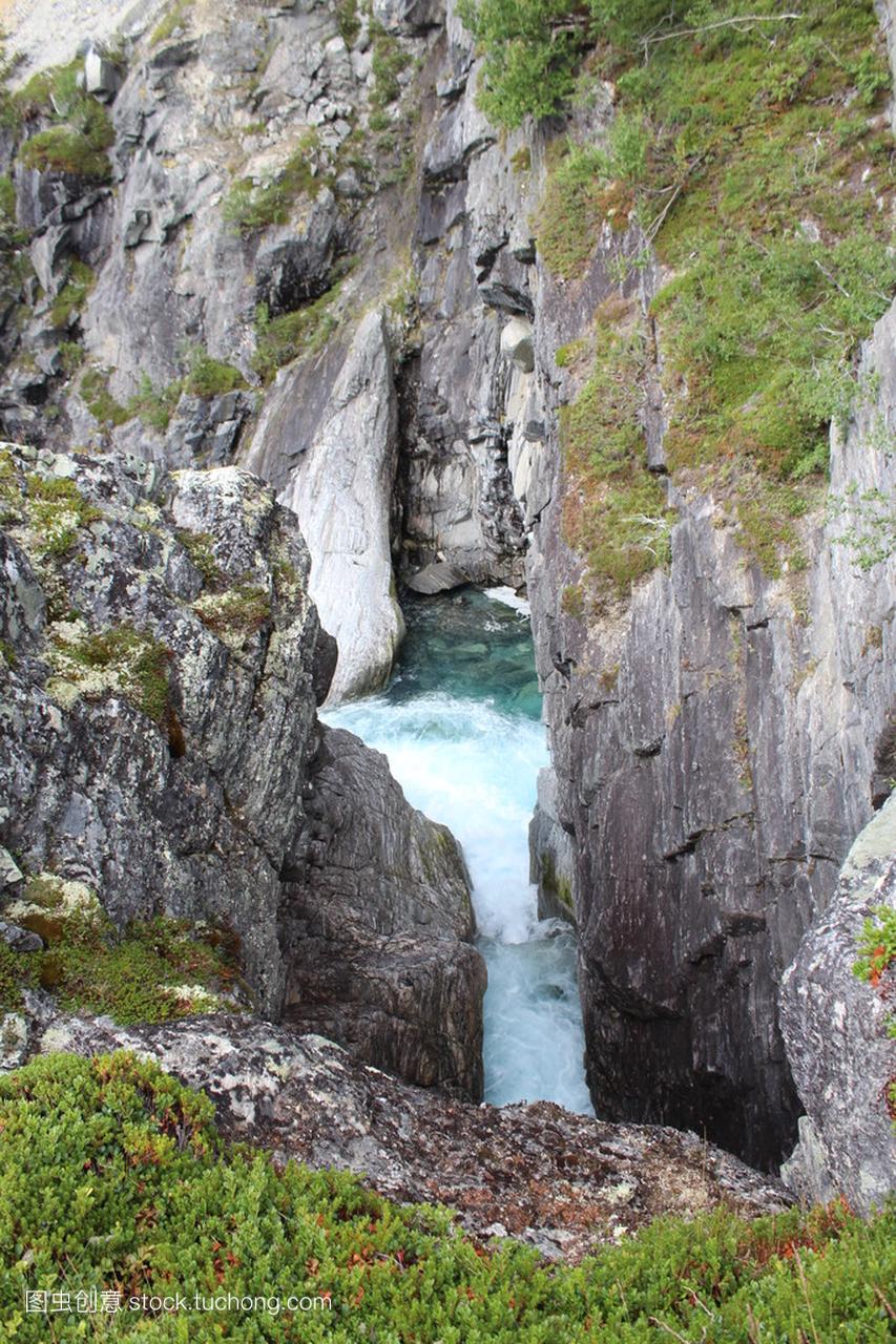 在挪威的国家公园之一的小峡谷