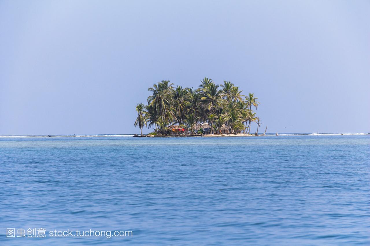 在加勒比地区,San Blas 岛孤独岛