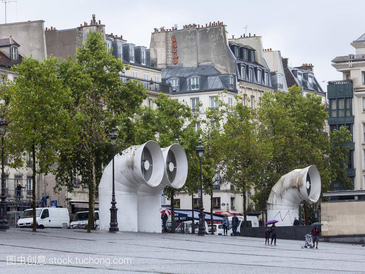 巴黎,法国,2015 年 8 月 26 日。阴雨天气蓬皮杜