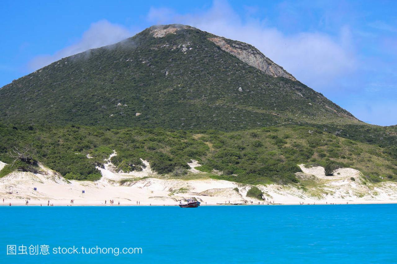 Beach of Farol in the city of Arraial do Cabo 