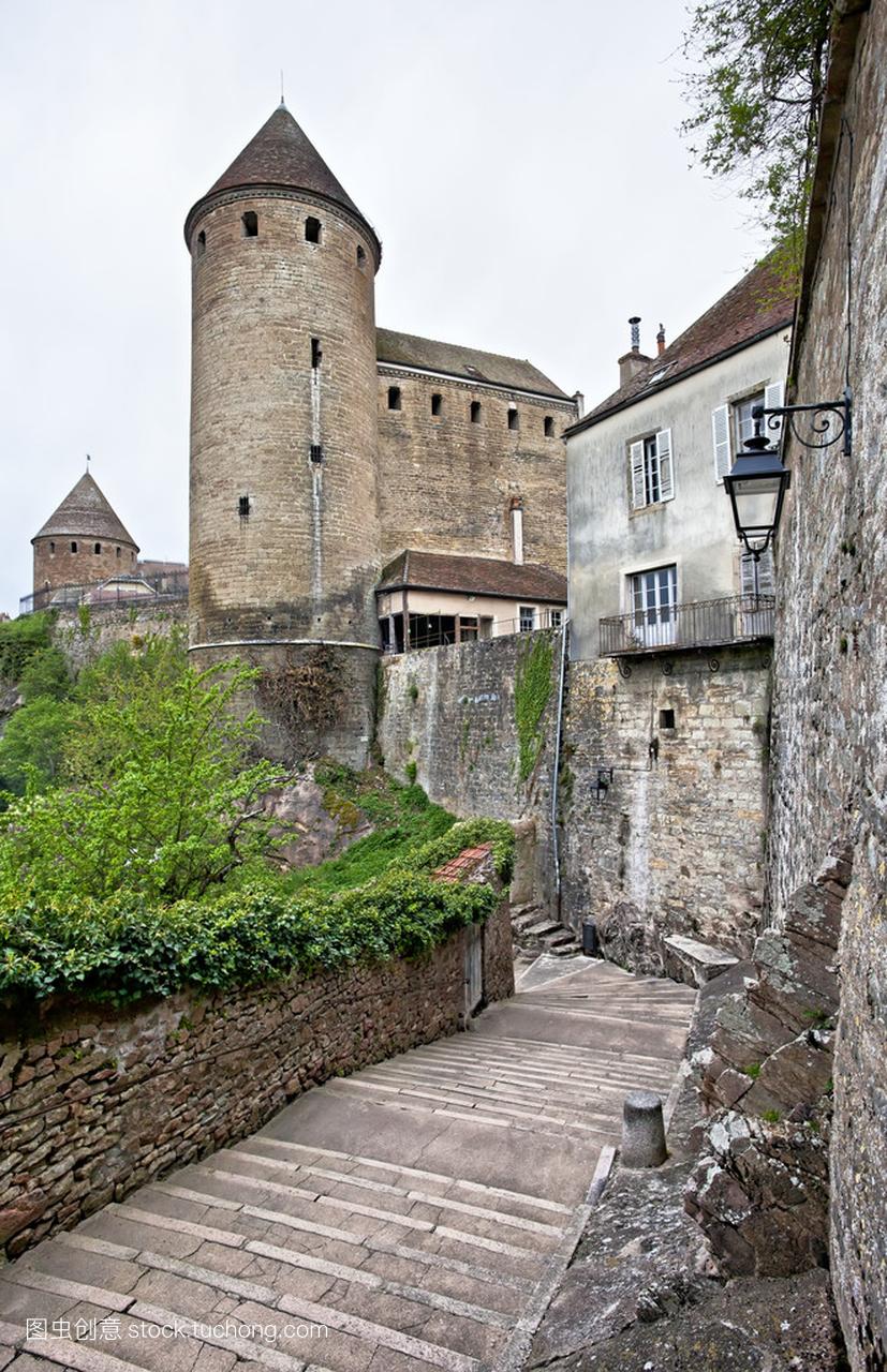瑟米尔-en-诺克苏瓦在勃艮第法国美丽旅游小镇