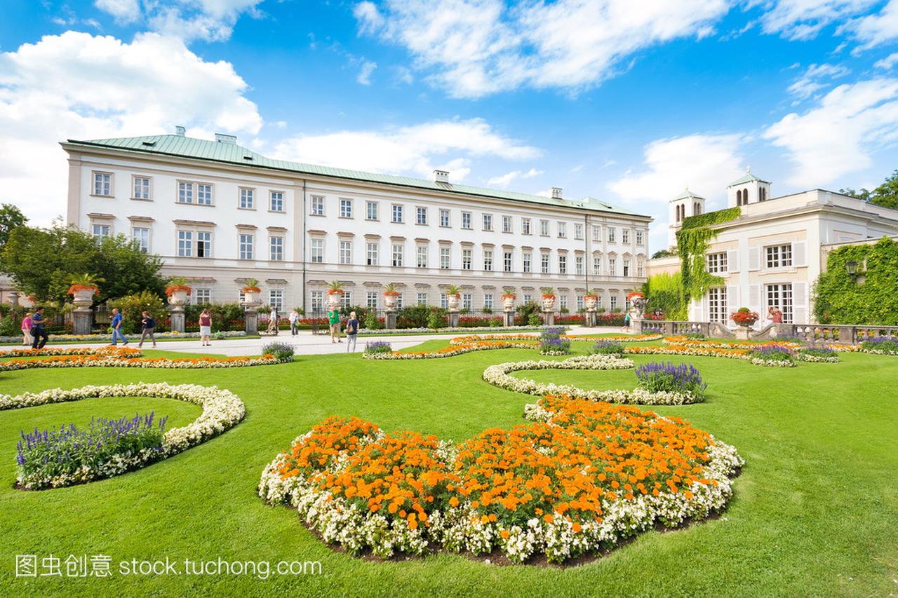 与 mirabellgarten 在萨尔茨堡,奥地利著名宫米拉