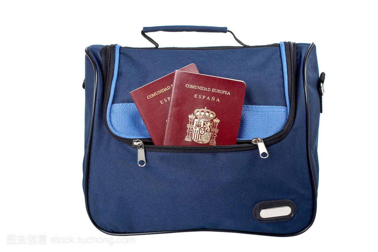 与两个西班牙护照的手提包