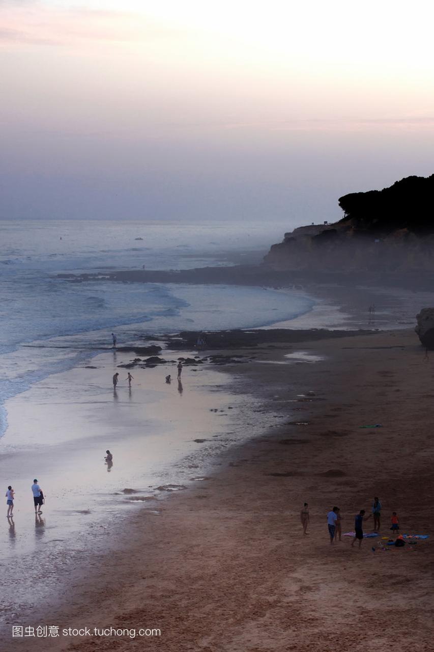 葡萄牙在人口稠密的海滩