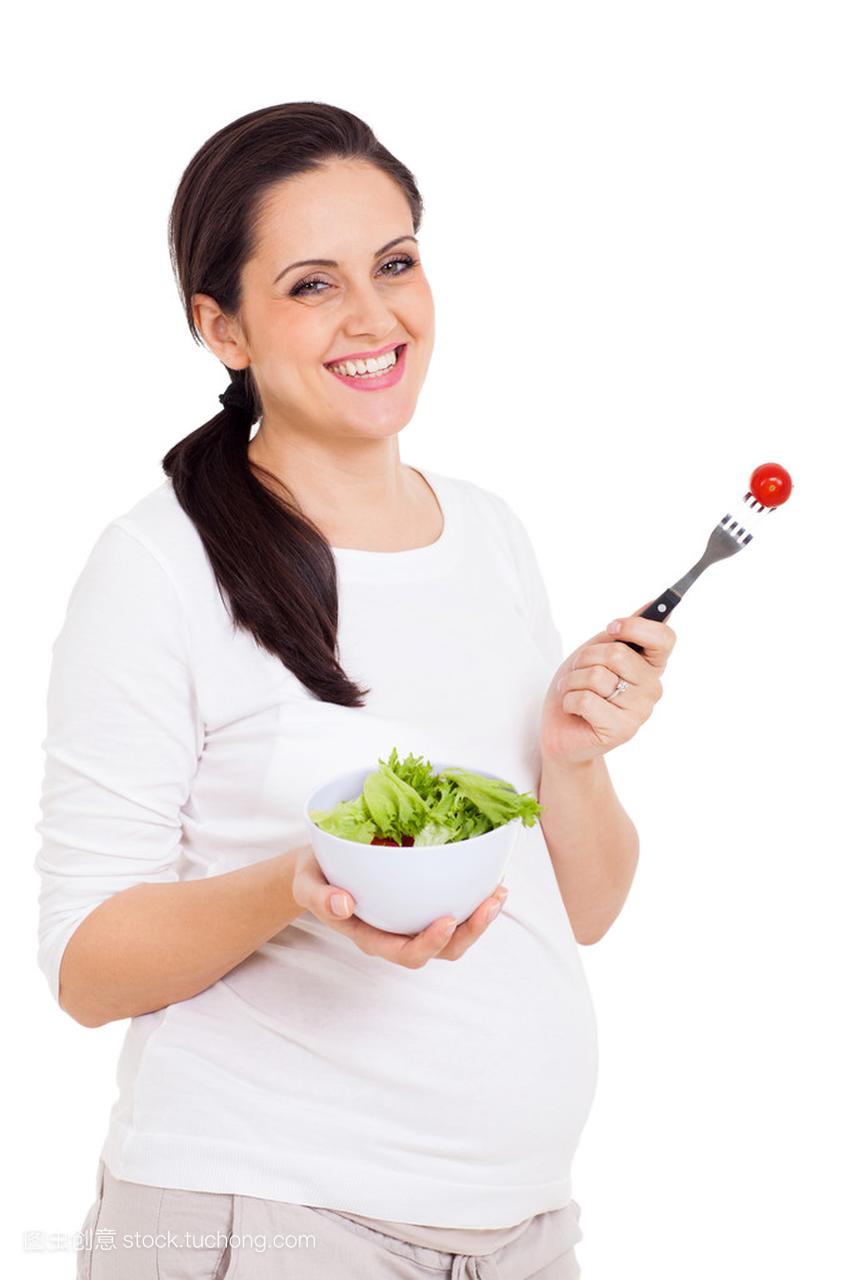 健康孕妇吃绿色沙拉