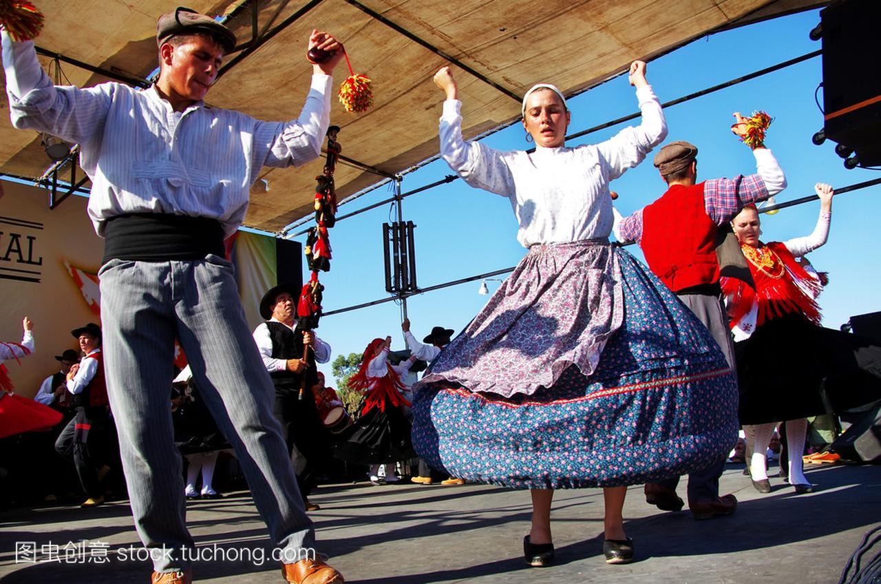 葡萄牙米尼奥地区的民间舞蹈团