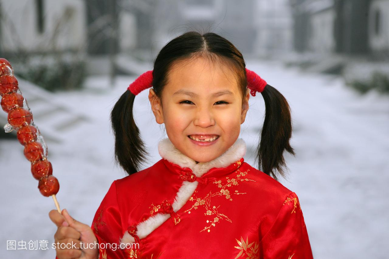 a portrait of a Chinese girl (6-7 years)