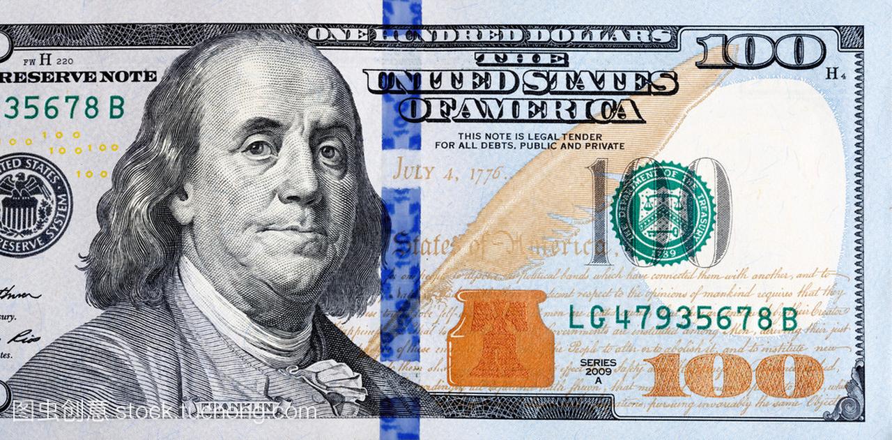 新的 100 美元钞票的宏观镜头