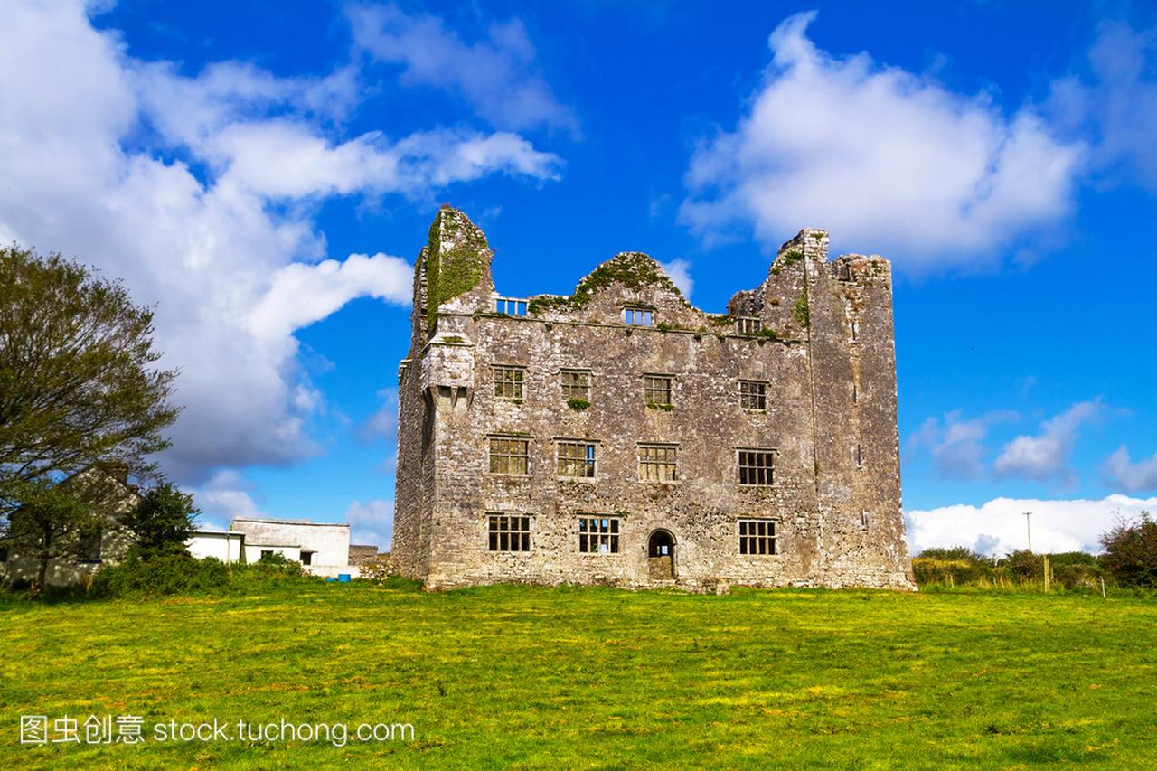 在爱尔兰的 Leamaneh 城堡