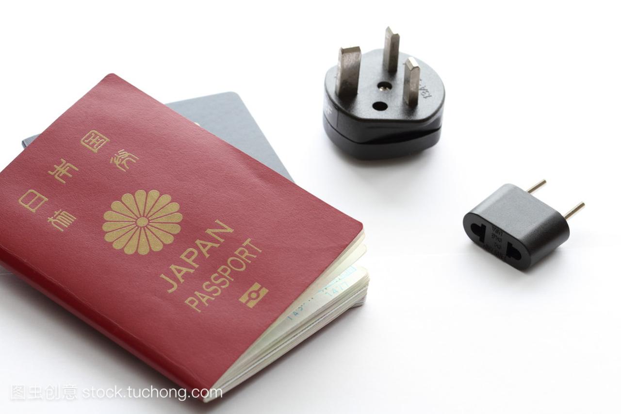 日本护照与电插头