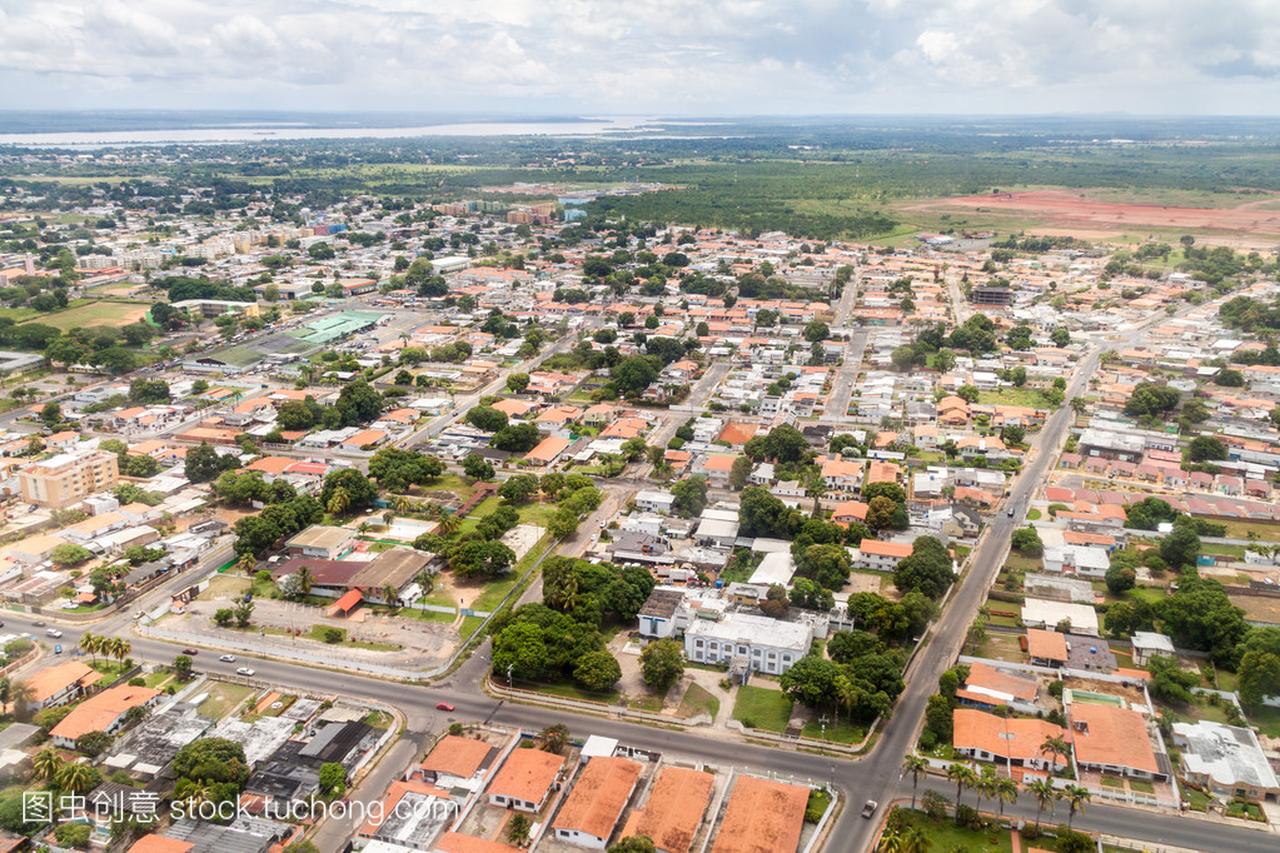 委内瑞拉玻利瓦尔城郊区的鸟瞰图